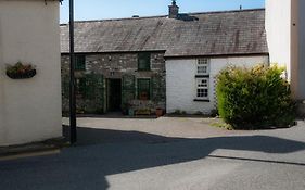 Yr Hen Efail - Old Smithy